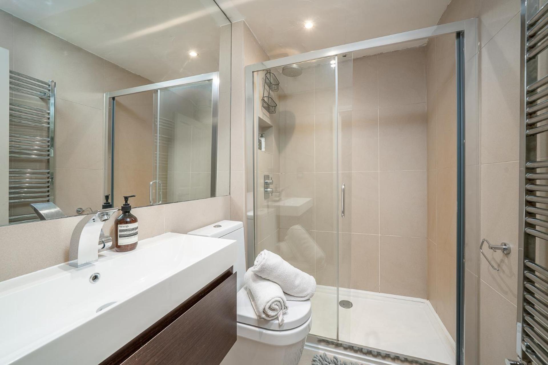 Apartamento Niru Experience Hidden Gem In Chelsea 2Bd 2Ba Londres Exterior foto
